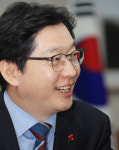 김경수 경남지사 “24시간 방역 이상無… 도민 체감할 경제정책 주력”