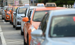 코로나19 확진 안양 택시기사, 승객 30여명 태워