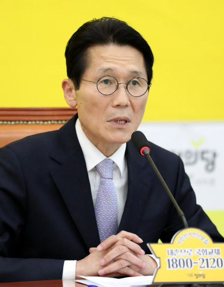 민주당, 정의당 출신 3명 입당…민주진보진영 단결과 민주주의 강화 다짐