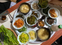 12첩 보리밥·고소한 콩물·따뜻한 육전… 맛나부러! [안젤라의 푸드트립]