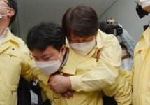 [속보] “몸 한계” 호소한 권영진 대구시장 결국 실신