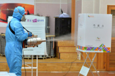 10일부터 이틀간 3508곳서 사전투표… 與 “코로나 극복” vs 野 “심판의 한표”