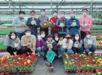 [포토] 농협 구리시지부, 사회봉사단체와 함께하는 ‘희망의 꽃 나누기’