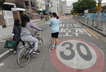 민식이법’ 위반 연이어…전주서 스쿨존 교통사고로 2세 여아 숨져 첫 사망사고로 기록