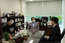 유시스트, 지난 22일 ‘분당노인종합복지관’에 생필품 지원