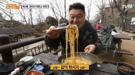 방송인가? 광고인가? 농심 라면만 먹다 경고 먹은 나영석의 ‘라끼남’