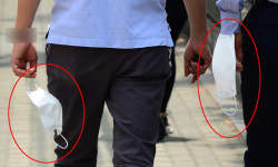 “땀이 뚝뚝” 마스크 벗고 시원한 카페선 ‘다닥다닥’ [김기자의 현장+]