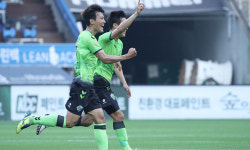 무리한 태클 하나에… ‘현대家 더비’ 전북 웃었다