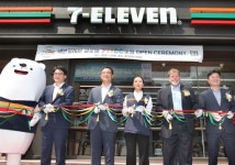 [포토] 세븐일레븐, 전세계 7만1천100번째 매장 서울 방배동에 개장