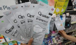 12일부터 마스크 자유롭게 구매…정 총리 “약사들에 감사”