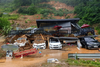 ‘집중호우’ 산사태로 평택 공장 3명 사망·가평 펜션 3명 매몰
