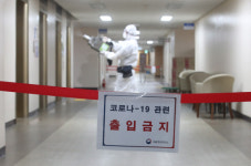 정부서울청사 청원경찰 코로나19 확진… 본관 3층 일시 폐쇄