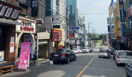 “개강에도 적막만”…텅 빈 대학상권, 매출 ‘반의반 토막’