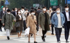 전문가들 다가올 겨울 동안의 코로나19 재확산 가능성 먼저 대비해야