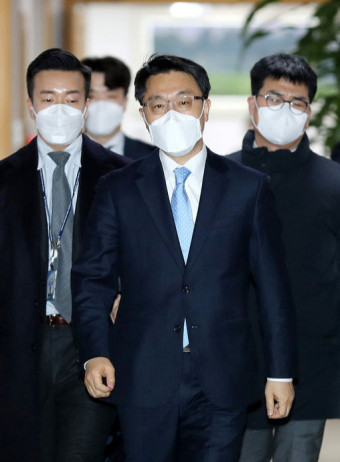 공수처 차장이 ‘우병우 변호’ 논란에 김진욱 “민주당도 변호”