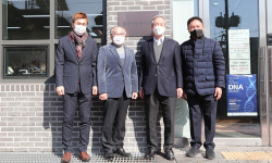 정몽준 아산재단 이사장, 아동복지시설에 설 선물 전달