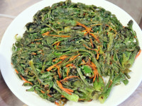 겉바속촉 두릅전·오독오독 호두전… ‘고소한 행복’ [김새봄의 먹킷리스트]