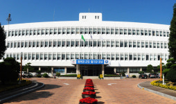 경남 창녕군 공무원 방역수칙 위반…가요주점까지 방문