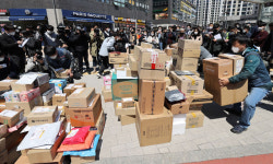야! 택배! 사람한테 ‘택배’가 뭡니까”… 고성 오가는 고덕 아파트