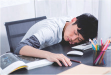 “엎드려 쪽잠 잤더니 아파” 1시간 구부리면 5분은 풀어줘야 팔꿈치터널증후군 막는다