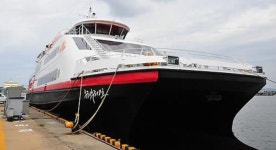 여객선 주변에 포탄 4발 떨어져…자칫 대형 참사 날 뻔