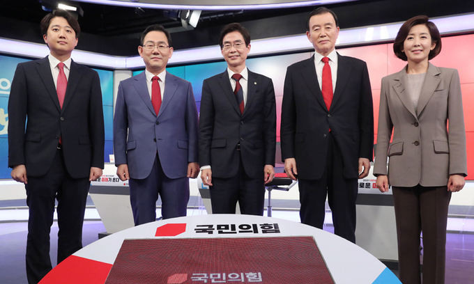 대선 후보 토론회, 진흙탕으로 변질…정책 토론 거의 이루어지지 않아
