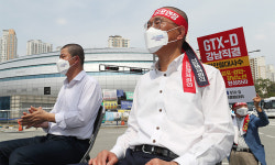 “GTX-D 강남 직결해야"… 김포 국회의원들 삭발식 강행