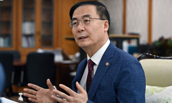 중앙선관위 김세환 사무총장 “대통령 출마 연령제한, 헌법 개정 땐 삭제가 바람직” [세계초대석]