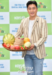 [포토] 안정환 랜선장터로 놀러오세요!
