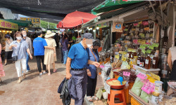 기록적인 수해 딛고 일어선 ‘화개장터’ 상인들 “그래도 희망이 보입니다” [르포]