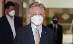 이재명 “檢 수사 지나쳤지만… 유죄 확정시 조국 가족도 책임져야”
