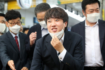 이준석 “여가부 폐지는 여성 적대시 아냐…정부 효율화로 봐야”