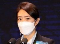 고민정 “의원님에겐 지켜야 할 사람들이 있습니까? 제겐 있습니다”