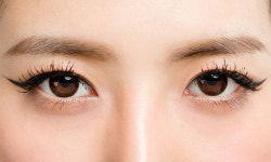 “진한 눈 화장 하는 여성들 결막결석 조심하세요”