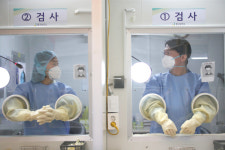 안철수 코로나19 백신 1차 접종률 강조, 국민 속이는 것