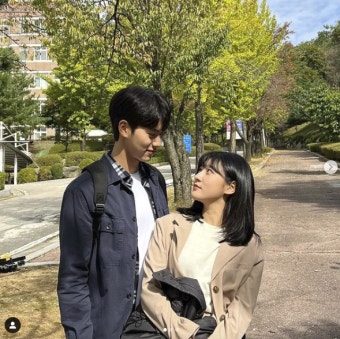 김새론, ‘눈 맞춤’ 투샷에 남자친구인 줄...이채민과 다정 셀카
