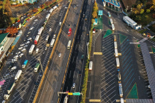 고속도로 휴게소까지…요소수 찾는 주유소 유목민 등장