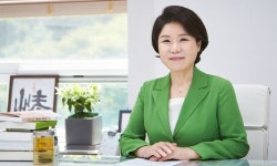 조은희 서초구청장 사퇴… “정권교체·정치혁신 헌신하겠다”