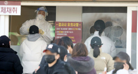 ‘잠복기 없는’ 오미크론, 감염자 접촉 하루 만에 다른 사람 전파
