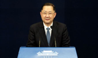 [속보] 김진국 청와대 민정수석 사의 표명… 문 대통령, 사의 수용