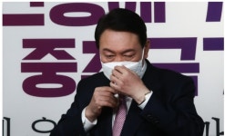 尹, 아내 ‘洪·劉도 굿했다’ 발언 논란에 “늘 죄송하게 생각”