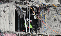 “‘광주 붕괴사고’ 현장 28층 바닥 뚫어 아래층 근로자 구조”