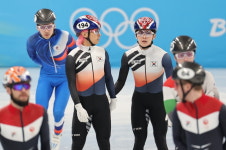 [속보] 한국 쇼트트랙 男 5000m 계주 결승 진출