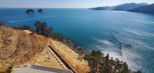 여수 돌산의 카페 사용설명서 [여행+]