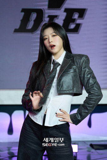 [포토] (여자)아이들 슈화 '섹시 카리스마'