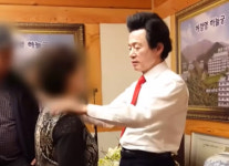 “뇌성마비 치료한다며 온 몸 만져”…허경영 측 “초능력 있는 거룩하신 분”