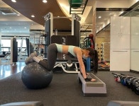 소유, 운동으로 다져진 ‘애플힙’