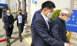 광주 아파트 붕괴 73일 만에 책임자 8명 검찰 송치