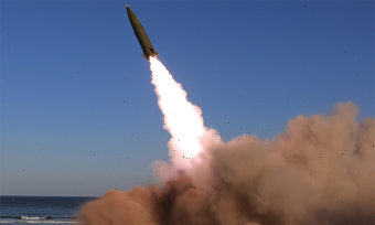 北, ICBM·핵으로 美 겨냥… 단거리미사일로 南 동시 압박