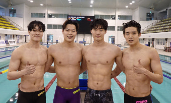 황선우 등 韓 수영 선수들, AG 단체전 金 도전 위해 호주 전훈
